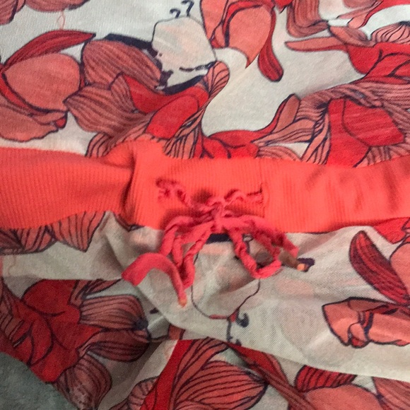 🍋 Lululemon jacket 🍋 - Picture 6 of 8